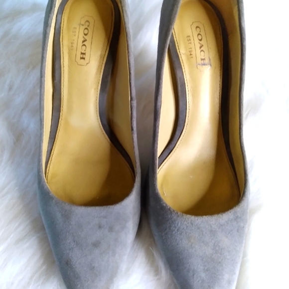 coach grey suede heels size 5.5 - Picture 2 of 10